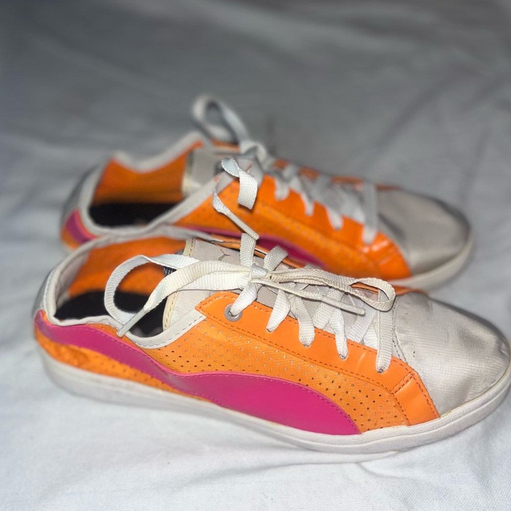 Vintage Puma Orange and Pink Sneakers - Women’s Size 7.